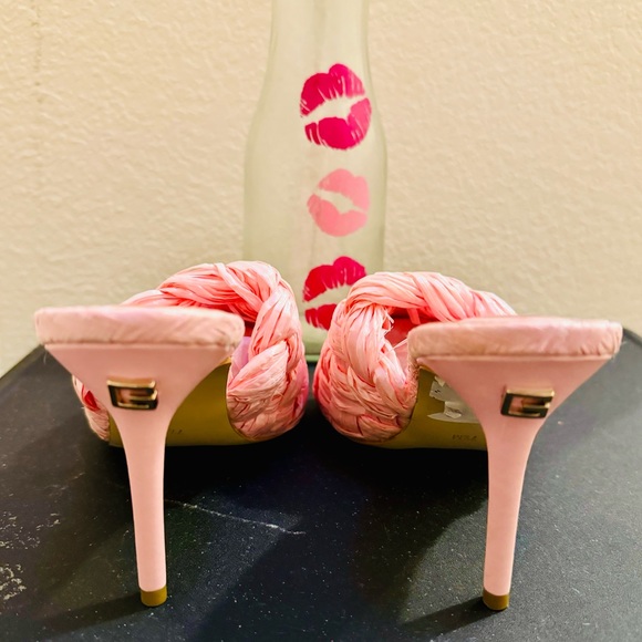 “Guess” NEW BARBIE LOOK !Heels 7..5 Barbie Pink NEW! - Picture 15 of 16